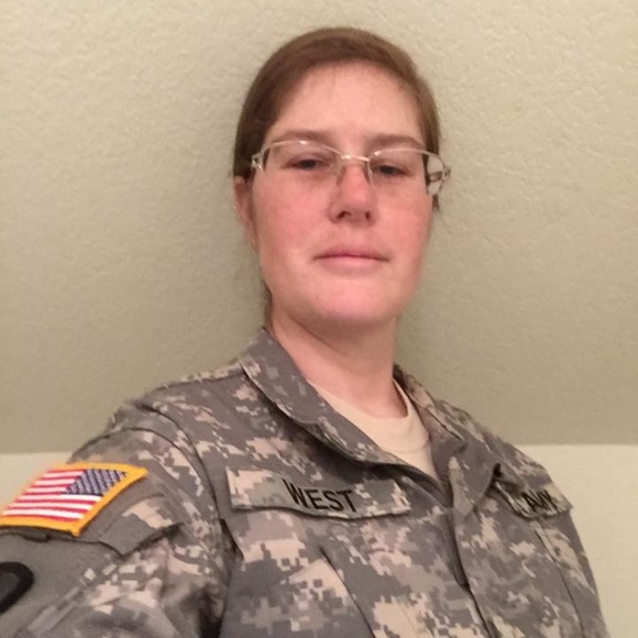 Meet your Posher, Lindsay - Picture 5 of 13